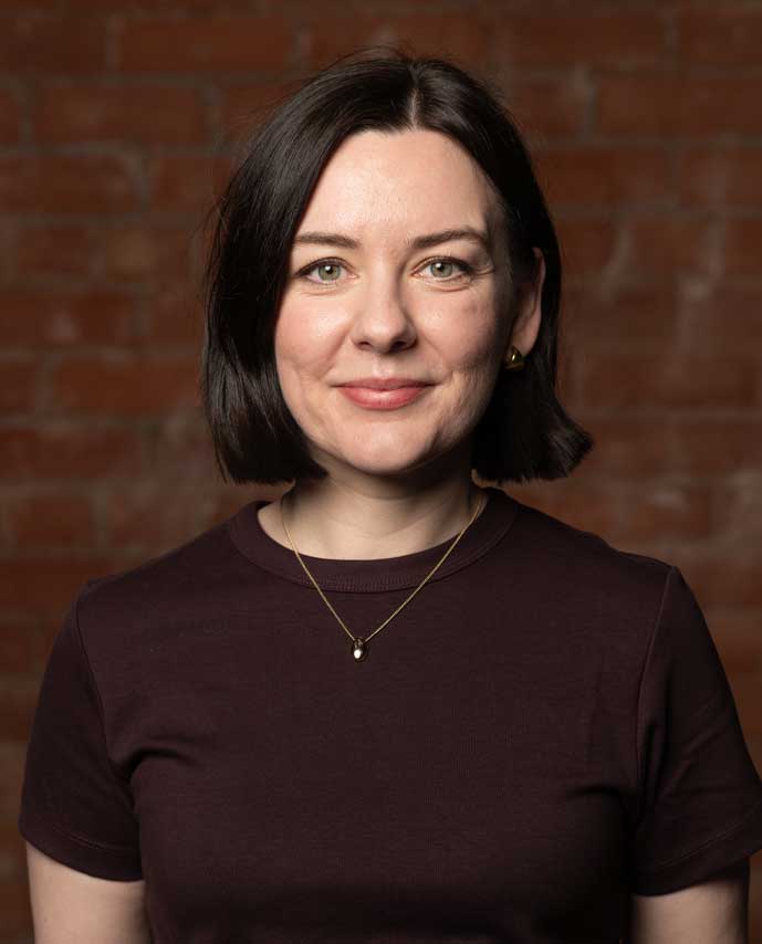Laura McQue